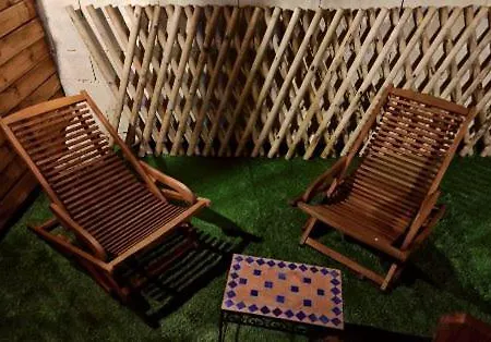 Bed and breakfast lodge LES MURIERS cabane de la tortue *